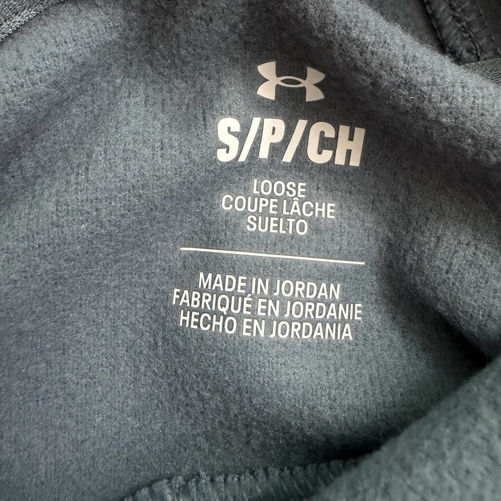 Oversized Gray Under Armour Hoodie for Women - Picture 5 of 7